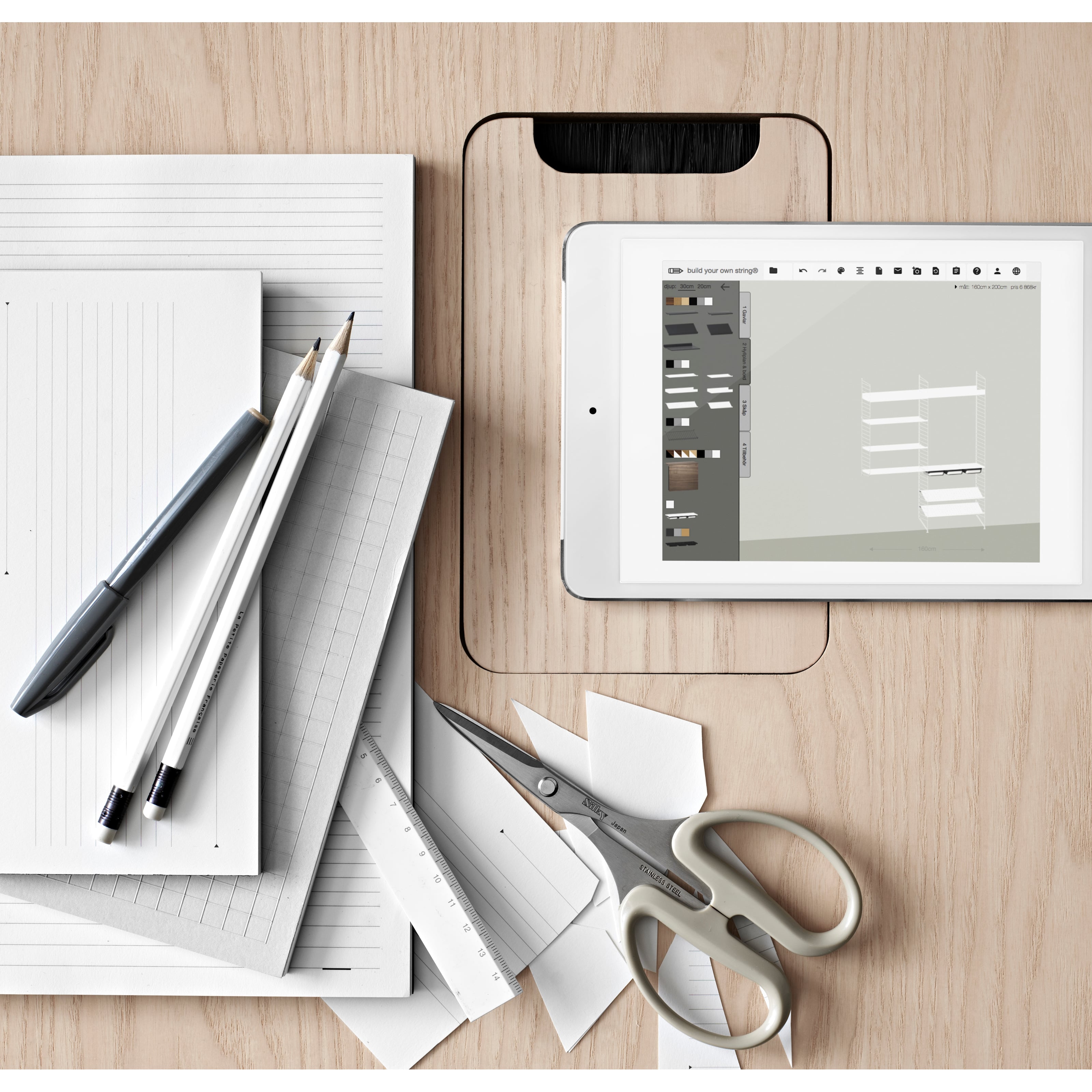 With its unique design, the work desk from Works makes it possible to create flexible workspaces. The work desk consists of one fixed table frame and one work desk with cable cover and the height can be adjusted 1 cm. The work desks with 78 cm depth are available in three widths: 120, 140 and 160 cm. The work desk with 90 cm depth and 180 cm width is intended for a meeting table or for a larger workspace, which is why the cable cover is placed in the middle. The frame’s height (including the work desk) is 72.5 cm and fits to all work desks.