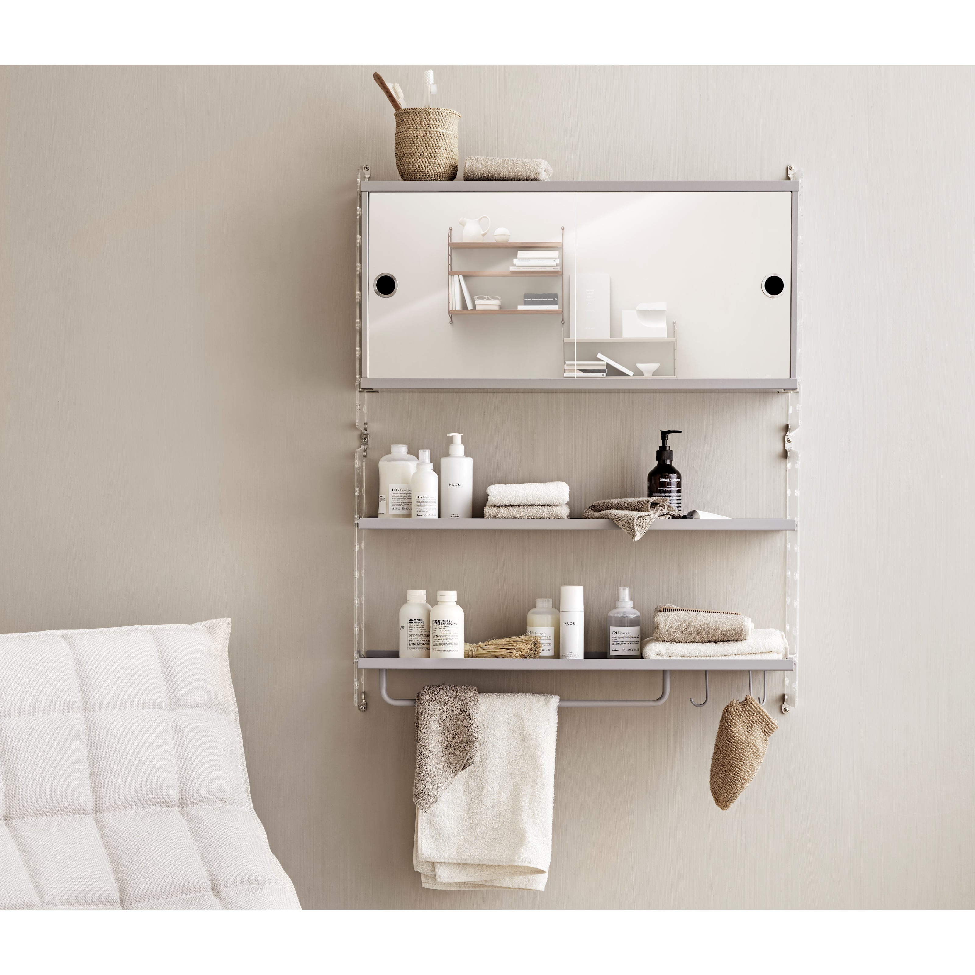 String Pocket has launched a version in metal, and we think this versatile shelf is just perfect for the bathroom. With the perforated metal shelves, you can add accessories and personalize the shelf after the storage functions you need.