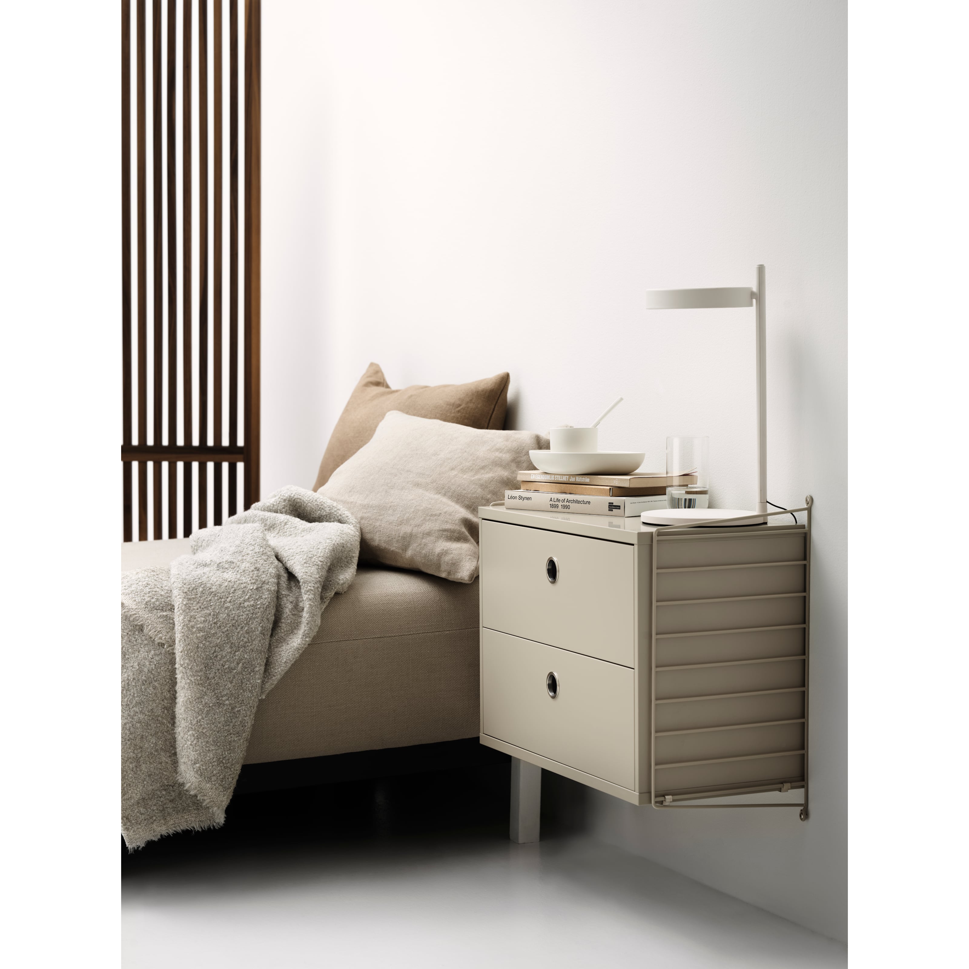 Chest of drawer