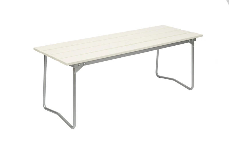Bänk 8 - Vitlackad ek med varmförzinkat stativ