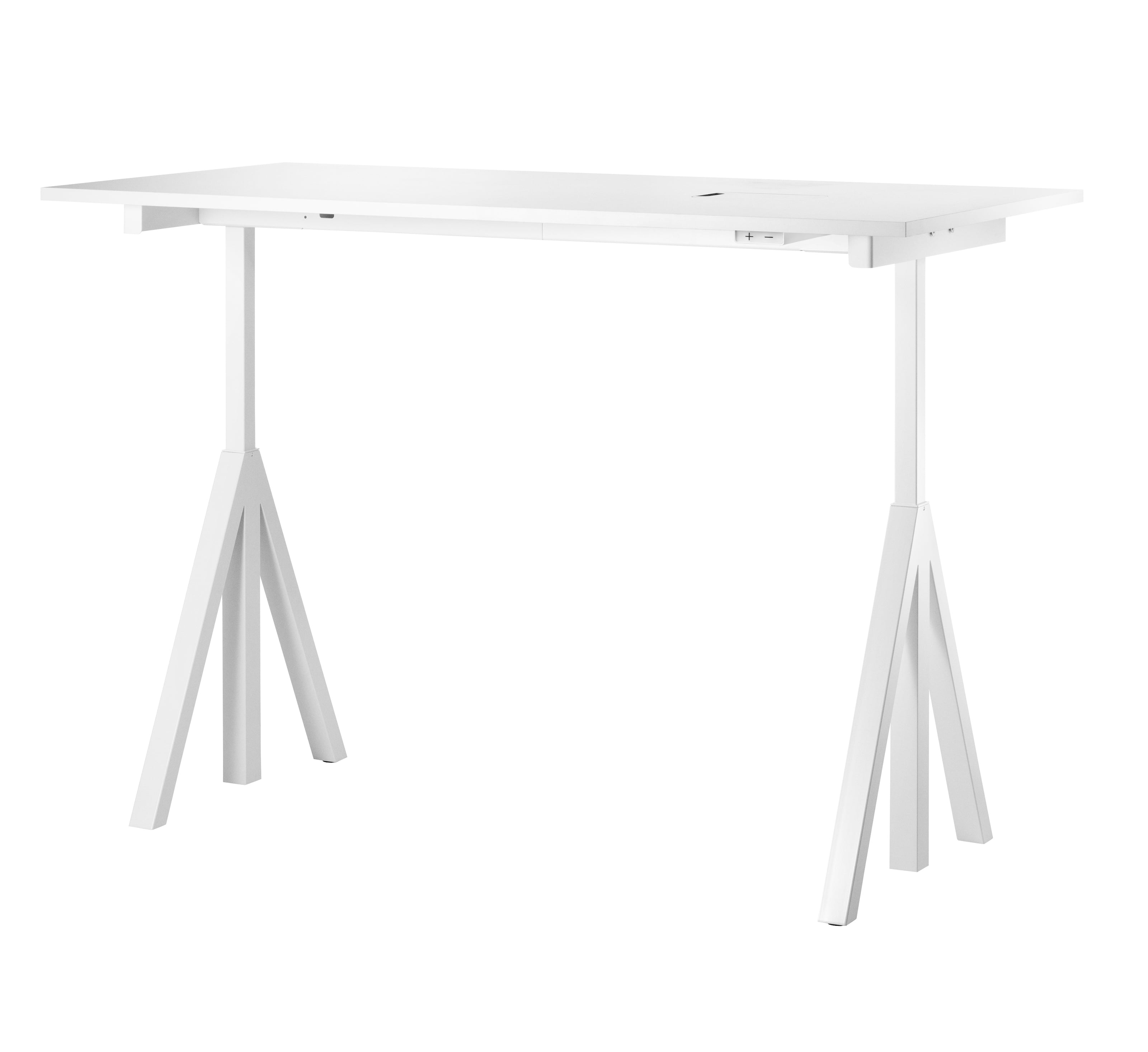 The height-adjustable work desk from Works makes it possible to create flexible and ergonomic workspaces. The work desk consists of one height-adjustable table frame and one work desk with cable cover. The work desks with 78 cm depth are available in three widths: 120, 140 and 160 cm. The work desk with 90 cm depth and 180 cm width is intended for a meeting table or for a larger workspace, which is why the cable cover is placed in the middle. The frame’s highest height is 118.5 cm and the lowest height is 71.5 cm and fits to all work desks.