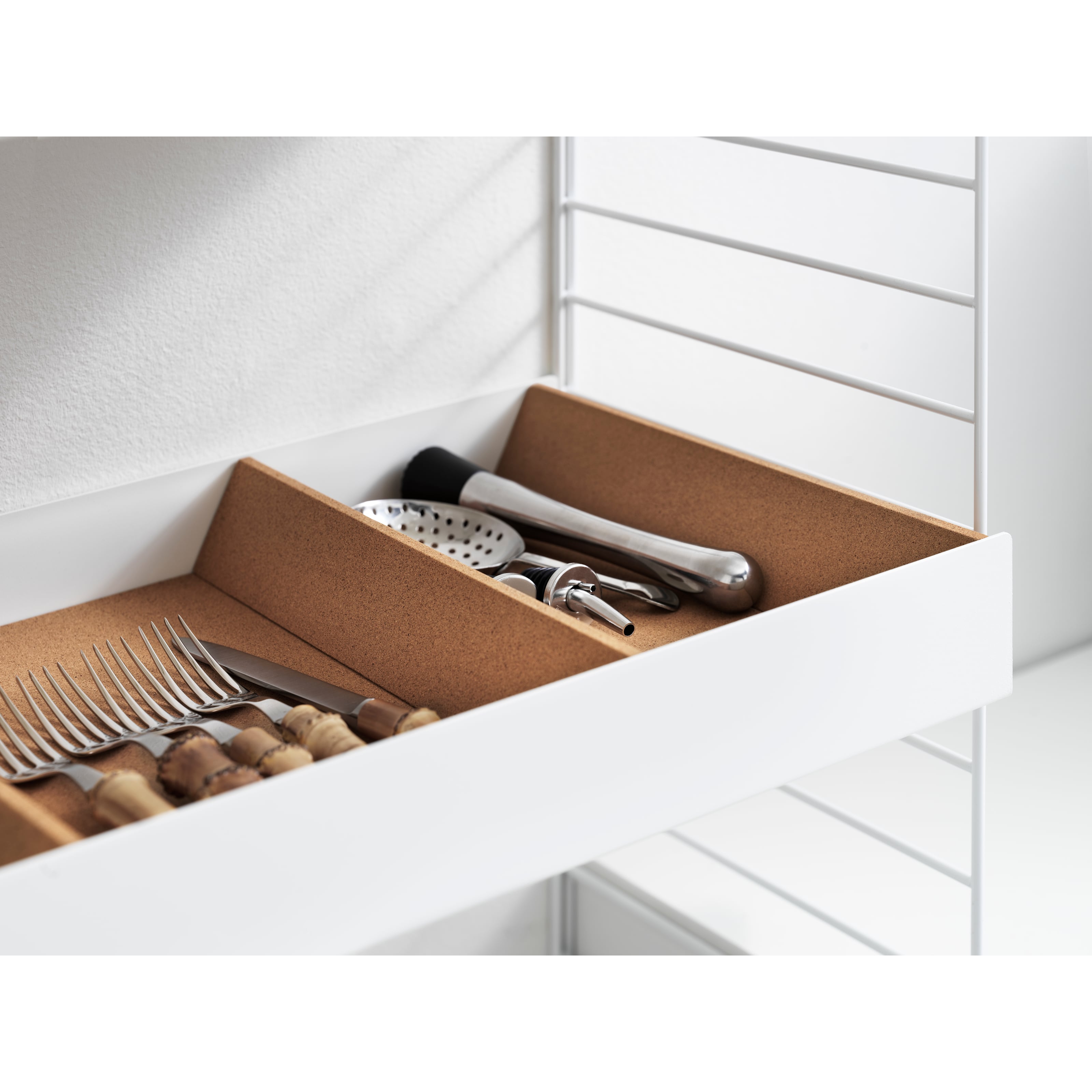kitchen-metal-white-cork-accessories_landscape.jpg