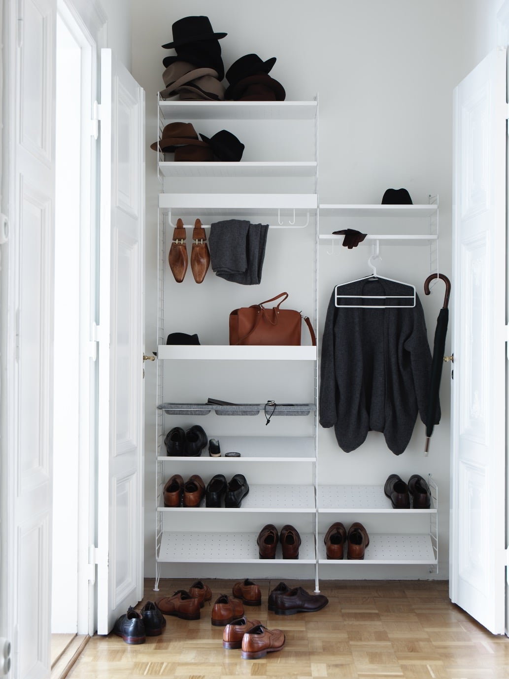 Shoe shelf