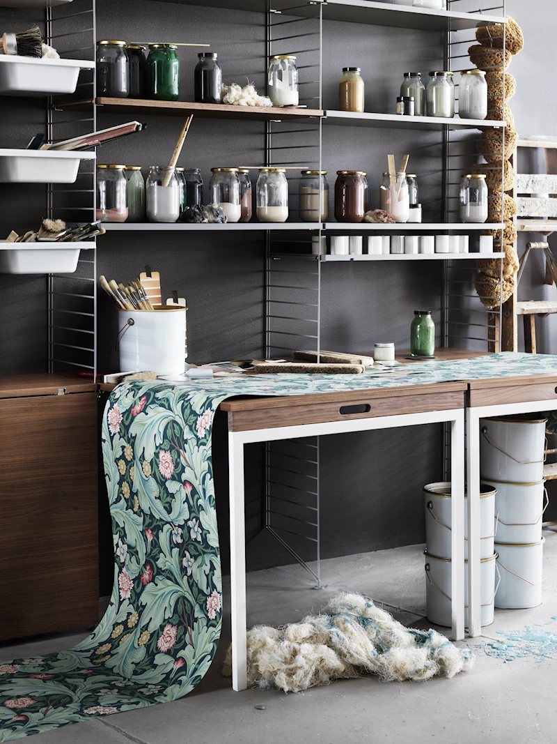 Folding table