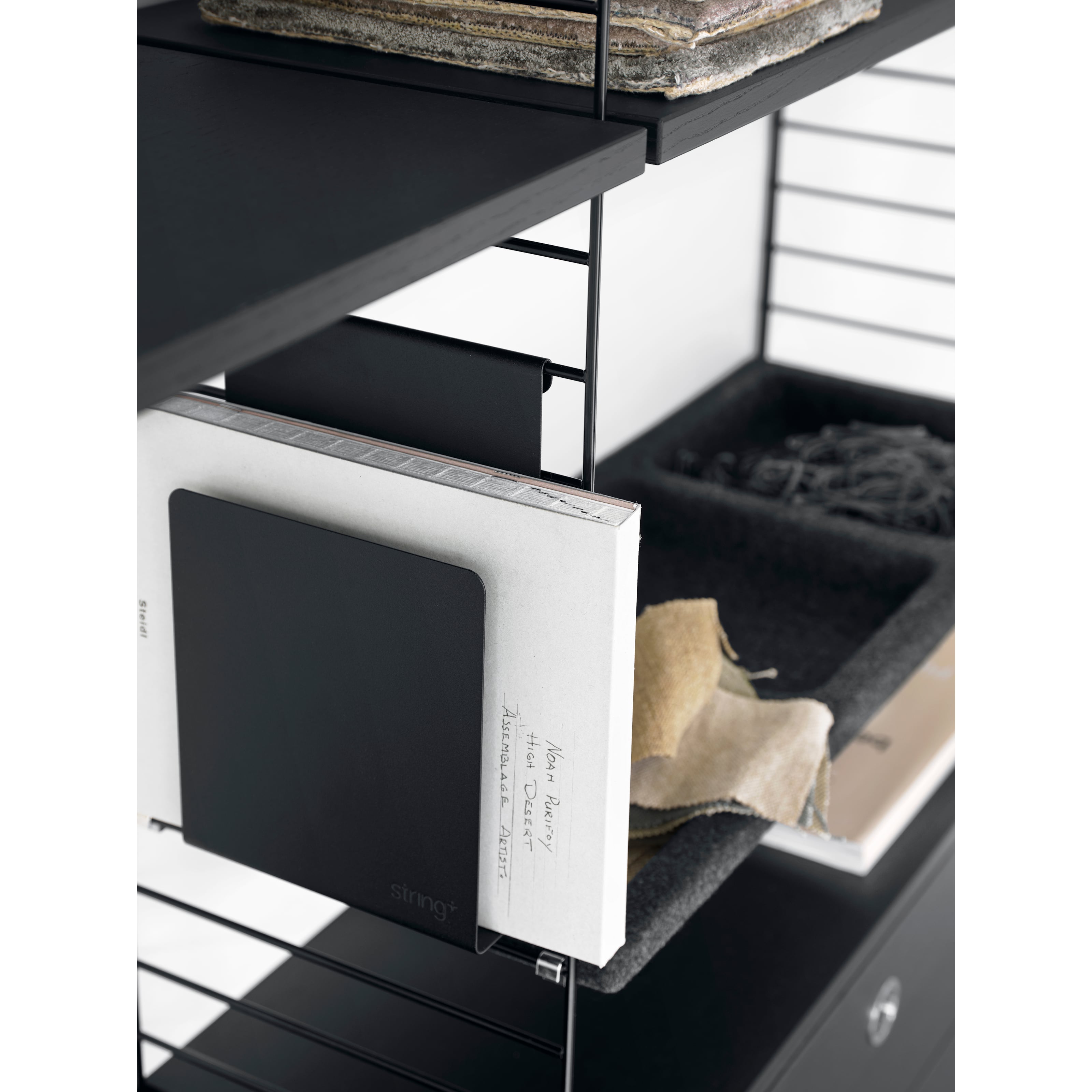 string-plus-magazine-holder-black_portrait.jpg