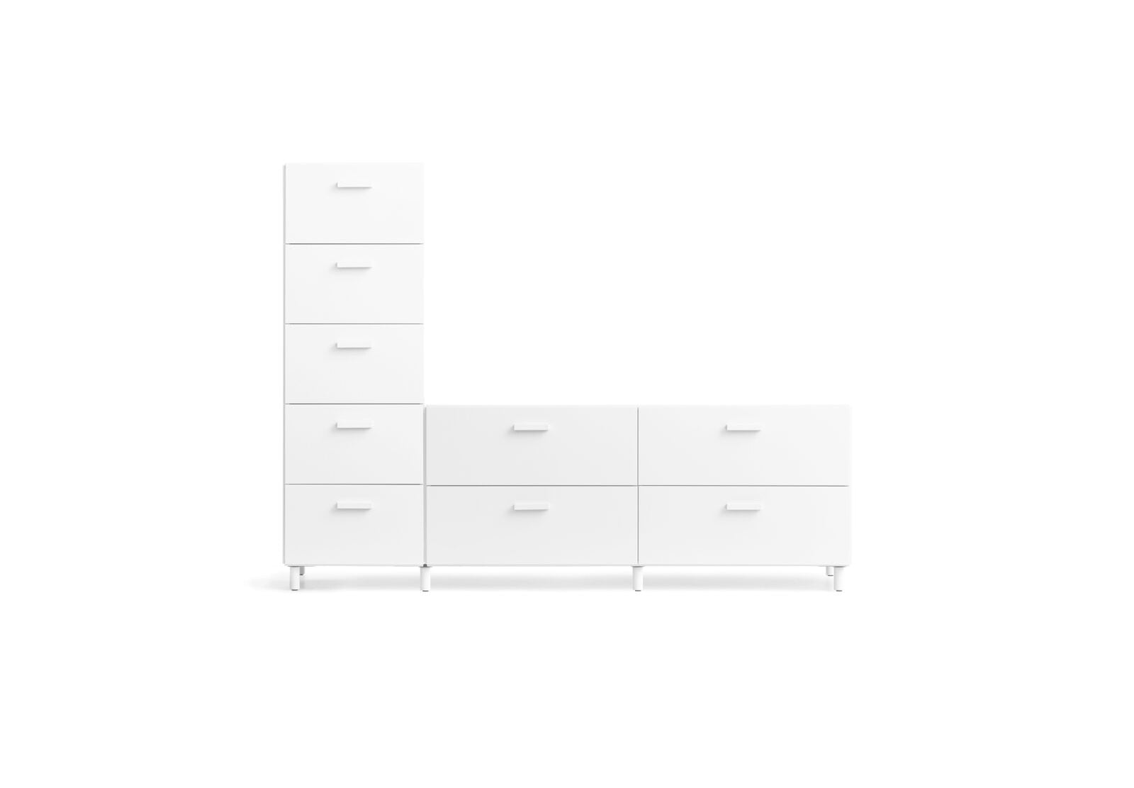 A dynamic combination from Relief. It consists of one tall and one low chest of drawers from Relief. The two drawers are connected into one unit.