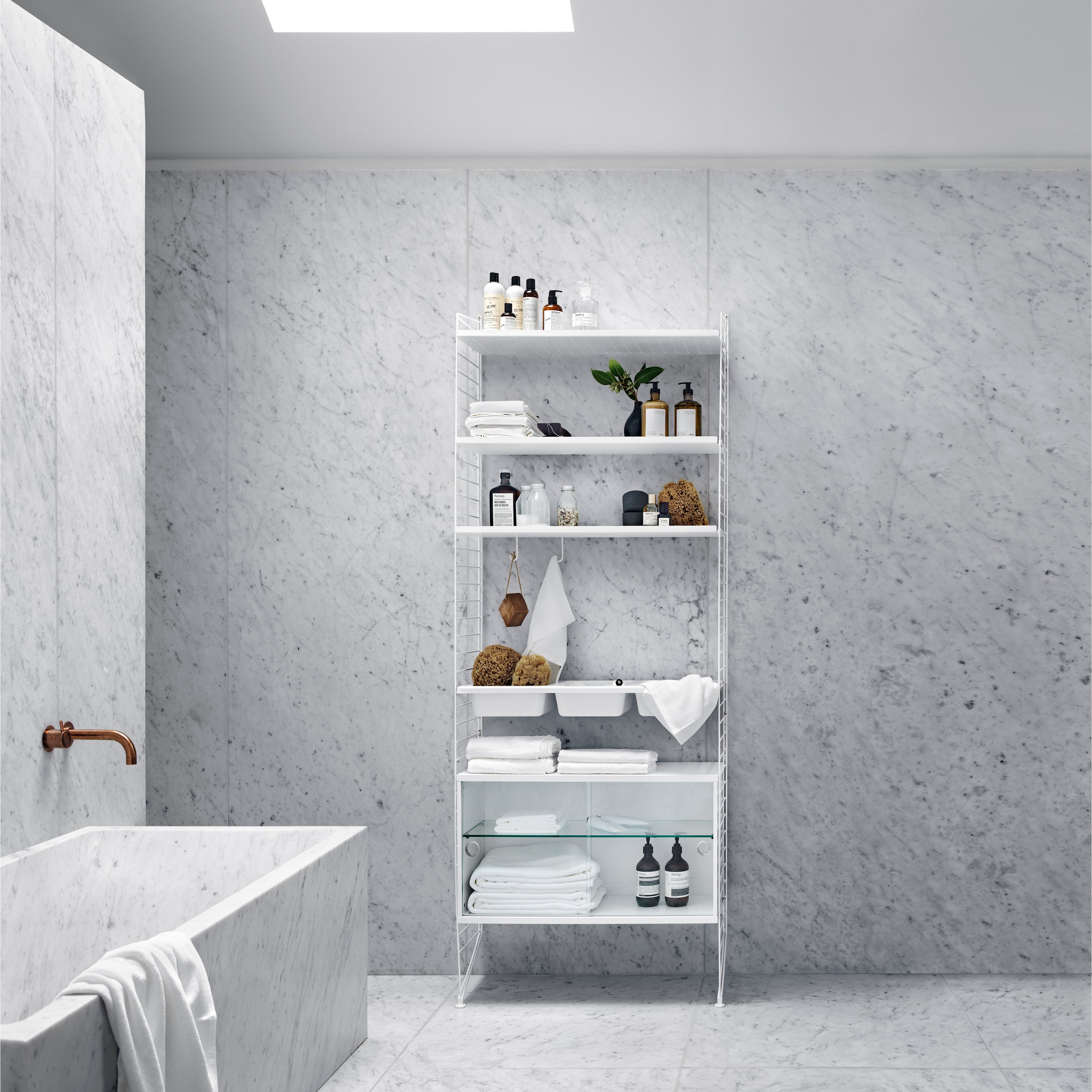 Bathroom I White/White