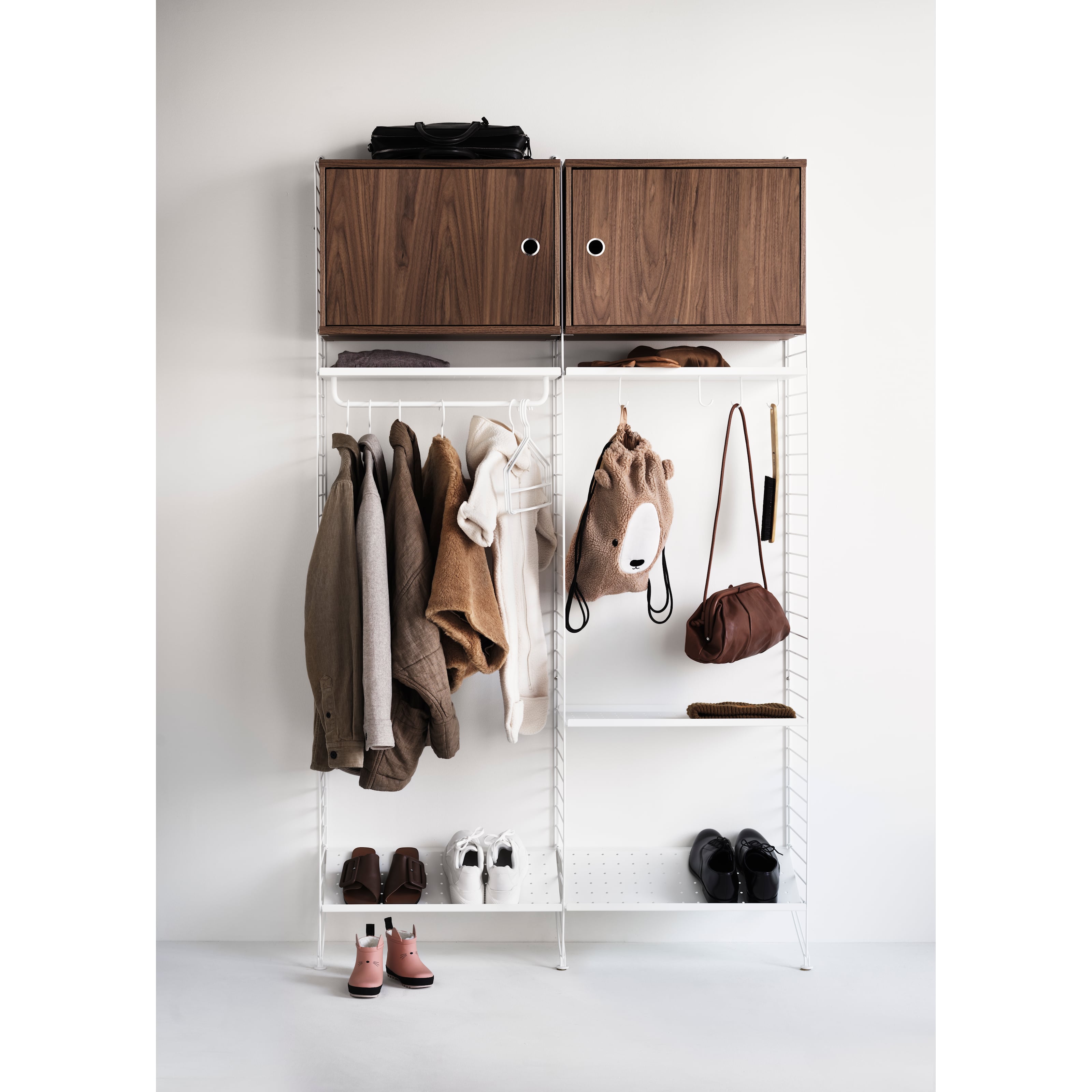 solution-string-system-hallway-white-walnut-floor-