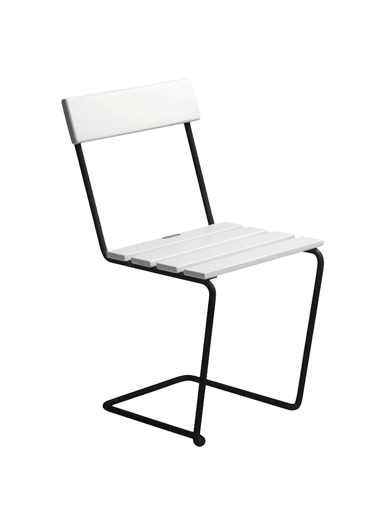 Stol 1 - Vitlackerad ek med svart stativ