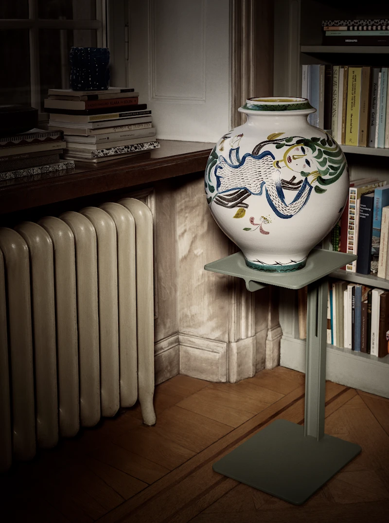 Museum Sidetable