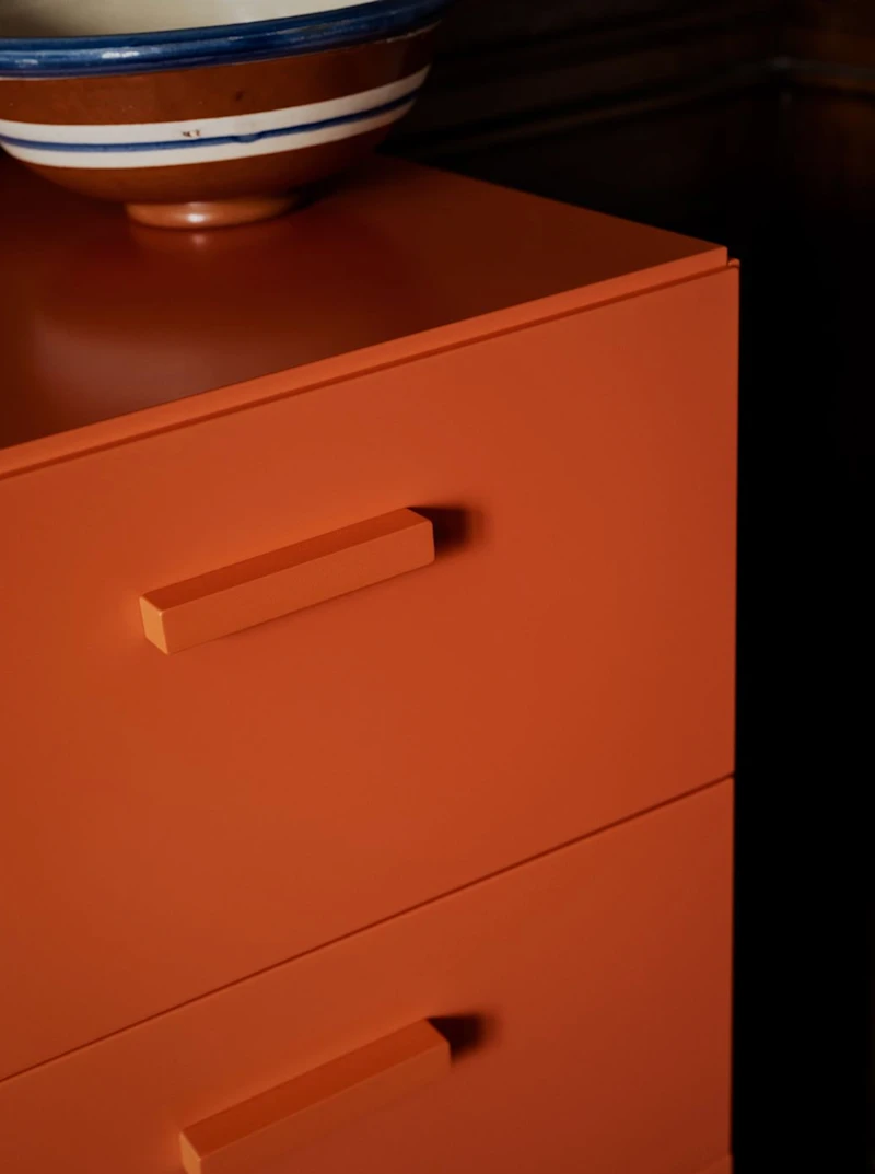 Relief Byrå, hög  Orange