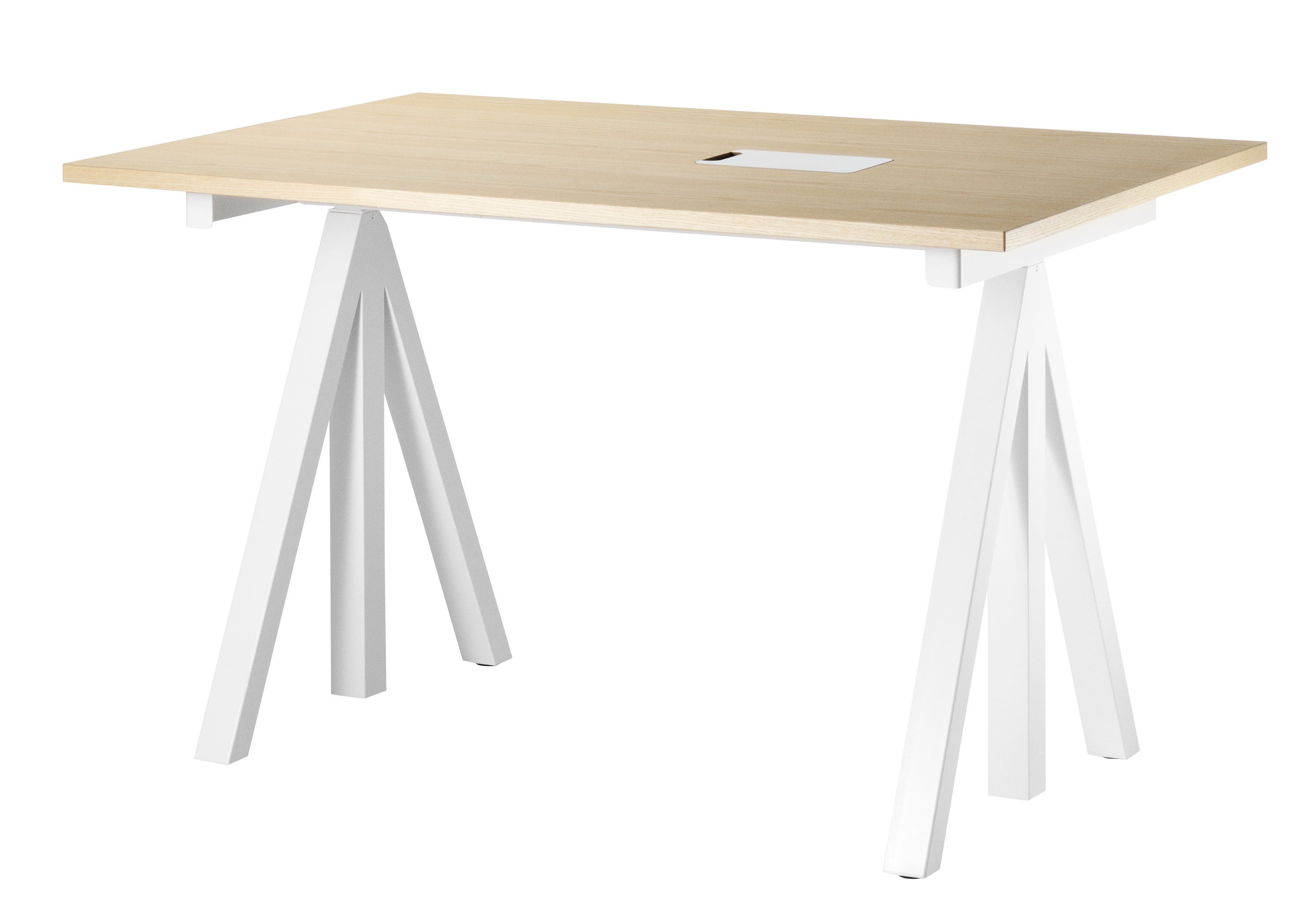With its unique design, the work desk from Works makes it possible to create flexible workspaces. The work desk consists of one fixed table frame and one work desk with cable cover and the height can be adjusted 1 cm. The work desks with 78 cm depth are available in three widths: 120, 140 and 160 cm. The work desk with 90 cm depth and 180 cm width is intended for a meeting table or for a larger workspace, which is why the cable cover is placed in the middle. The frame’s height (including the work desk) is 72.5 cm and fits to all work desks.