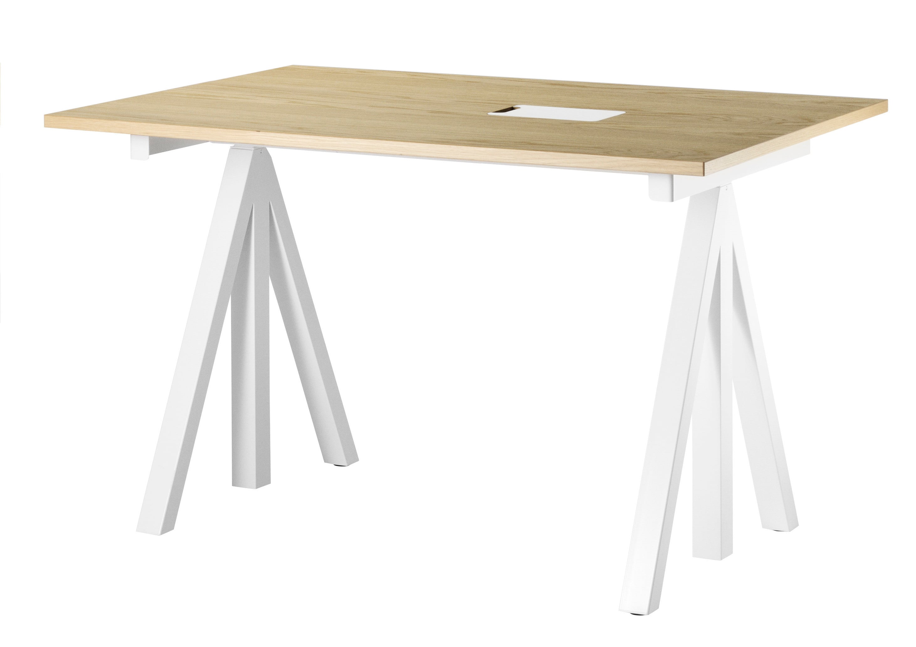 With its unique design, the work desk from Works makes it possible to create flexible workspaces. The work desk consists of one fixed table frame and one work desk with cable cover and the height can be adjusted 1 cm. The work desks with 78 cm depth are available in three widths: 120, 140 and 160 cm. The work desk with 90 cm depth and 180 cm width is intended for a meeting table or for a larger workspace, which is why the cable cover is placed in the middle. The frame’s height (including the work desk) is 72.5 cm and fits to all work desks.