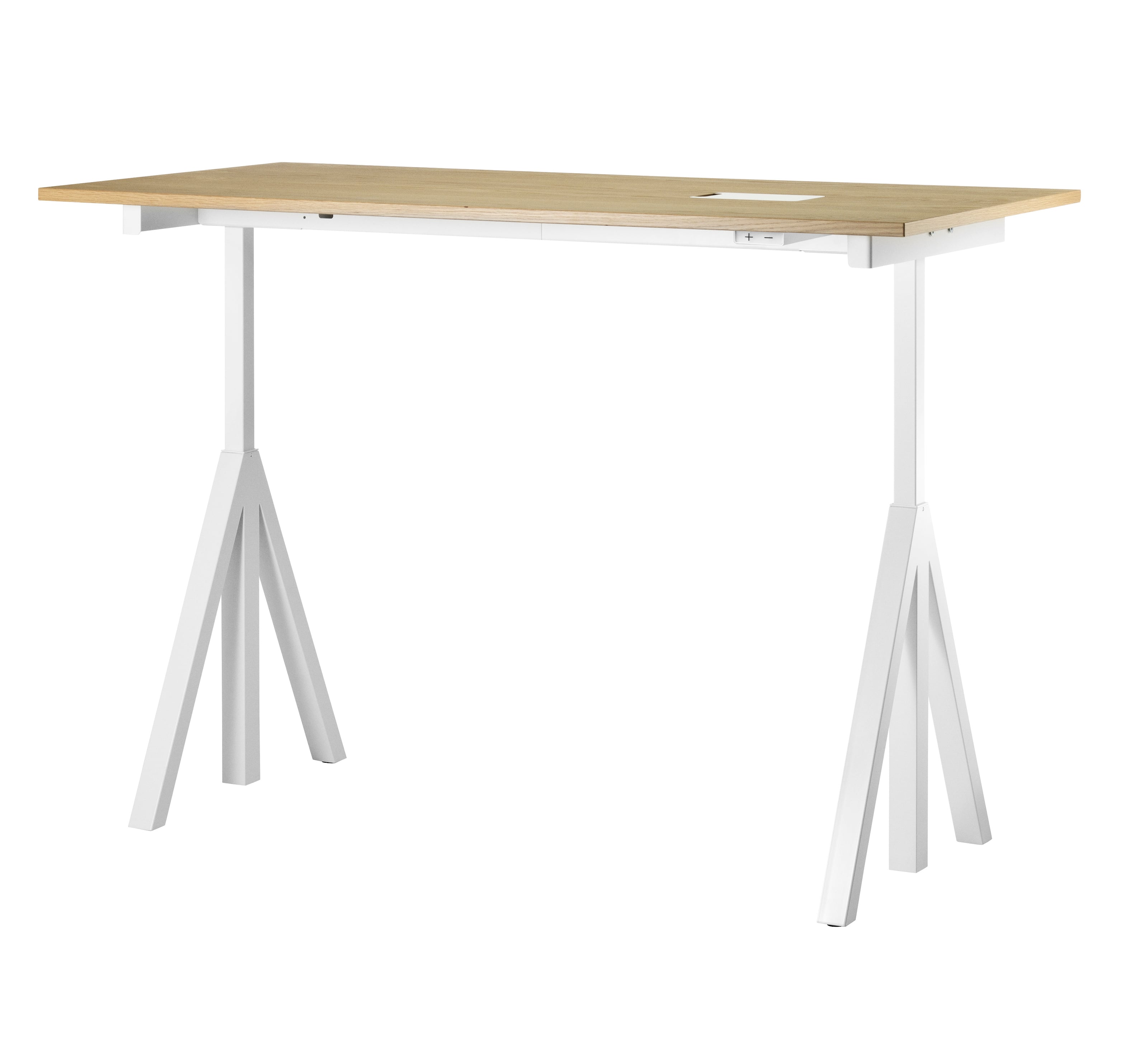 The height-adjustable work desk from Works makes it possible to create flexible and ergonomic workspaces. The work desk consists of one height-adjustable table frame and one work desk with cable cover. The work desks with 78 cm depth are available in three widths: 120, 140 and 160 cm. The work desk with 90 cm depth and 180 cm width is intended for a meeting table or for a larger workspace, which is why the cable cover is placed in the middle. The frame’s highest height is 118.5 cm and the lowest height is 71.5 cm and fits to all work desks.
