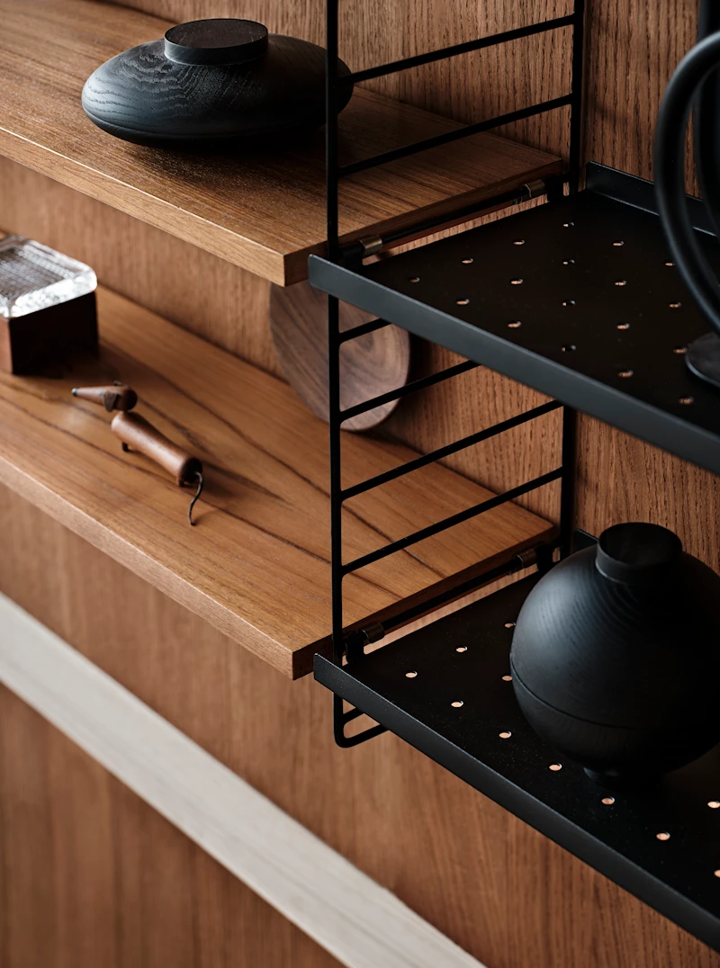 Metal shelf low edge