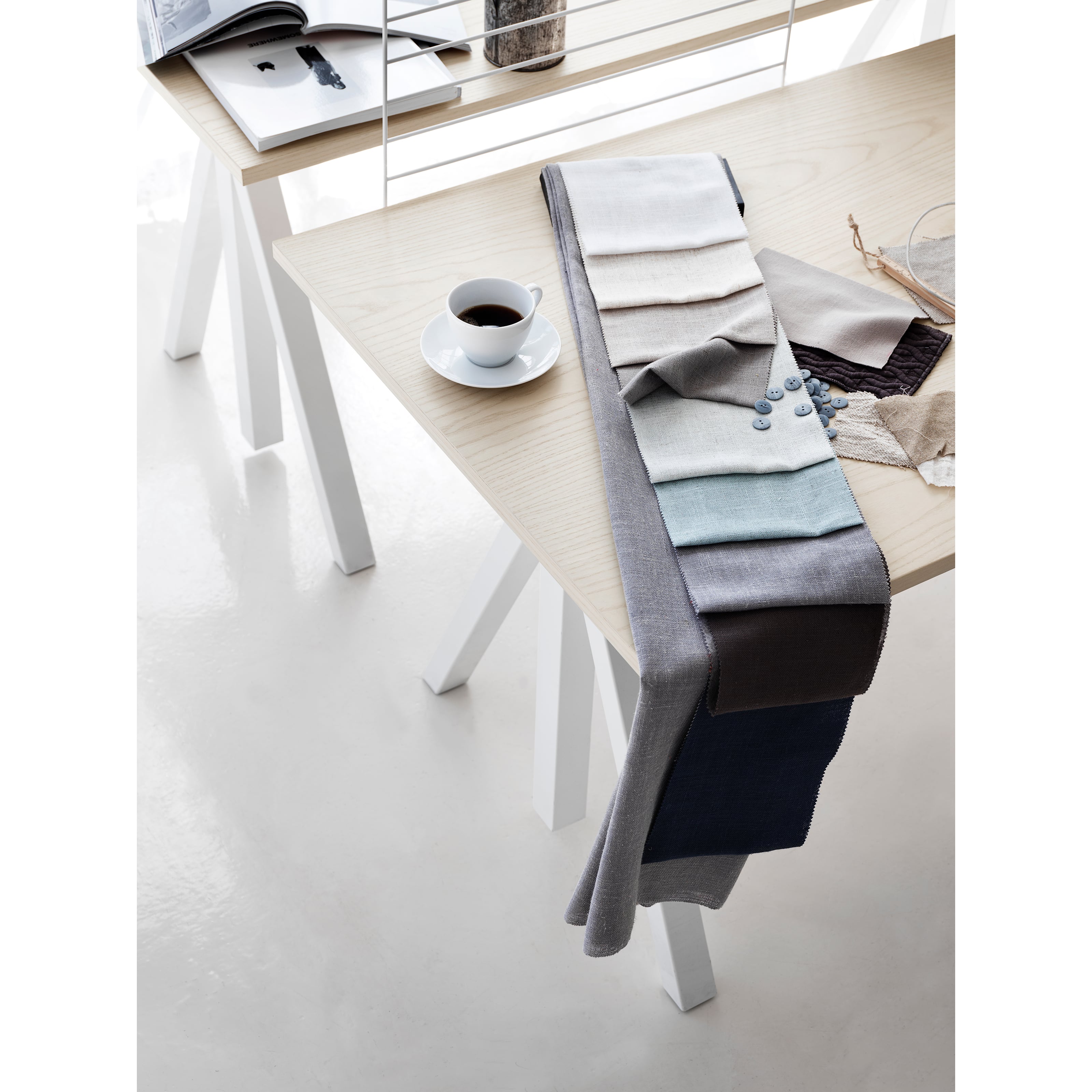 With its unique design, the work desk from Works makes it possible to create flexible workspaces. The work desk consists of one fixed table frame and one work desk with cable cover and the height can be adjusted 1 cm. The work desks with 78 cm depth are available in three widths: 120, 140 and 160 cm. The work desk with 90 cm depth and 180 cm width is intended for a meeting table or for a larger workspace, which is why the cable cover is placed in the middle. The frame’s height (including the work desk) is 72.5 cm and fits to all work desks.