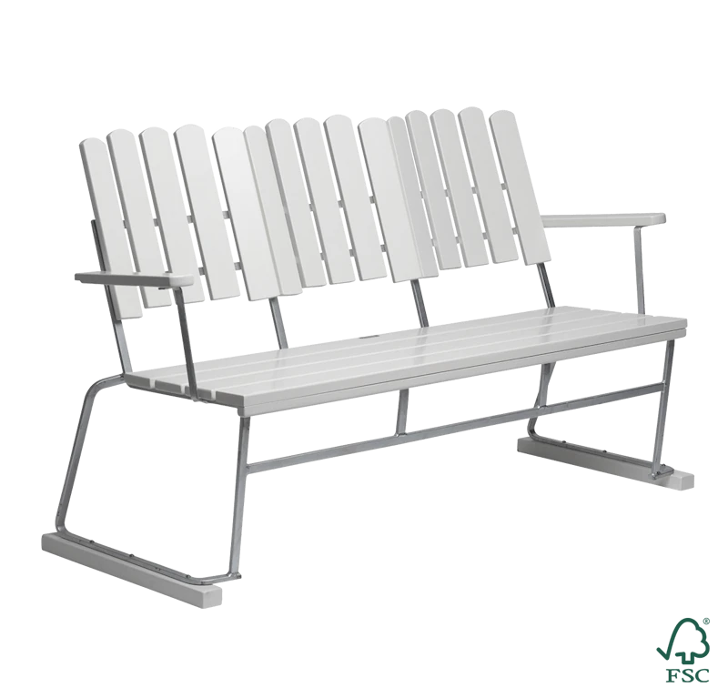 Sofa 6 - Hvitlakkert eik med varmgalvanisert stativ