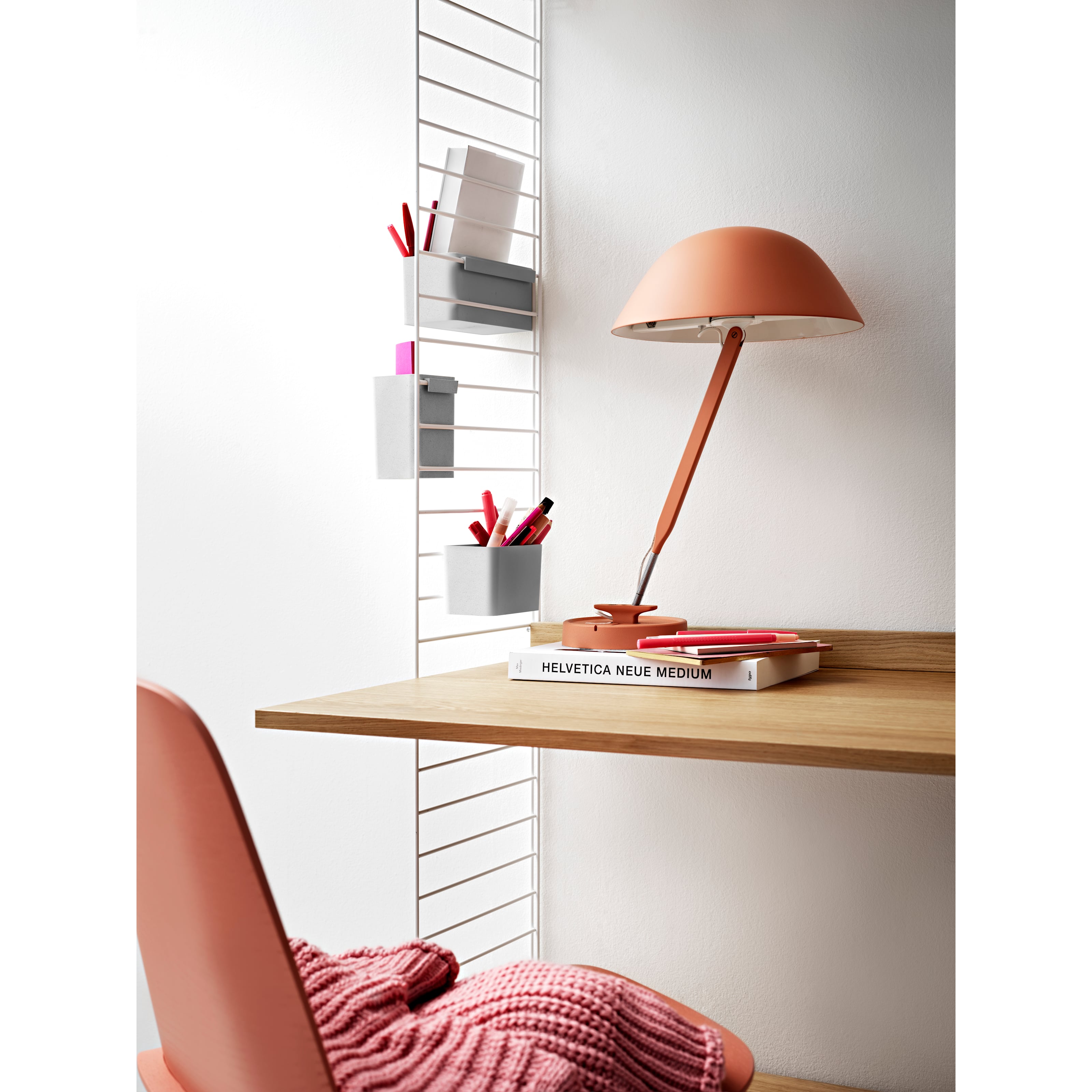 Workspace B Black/Walnut