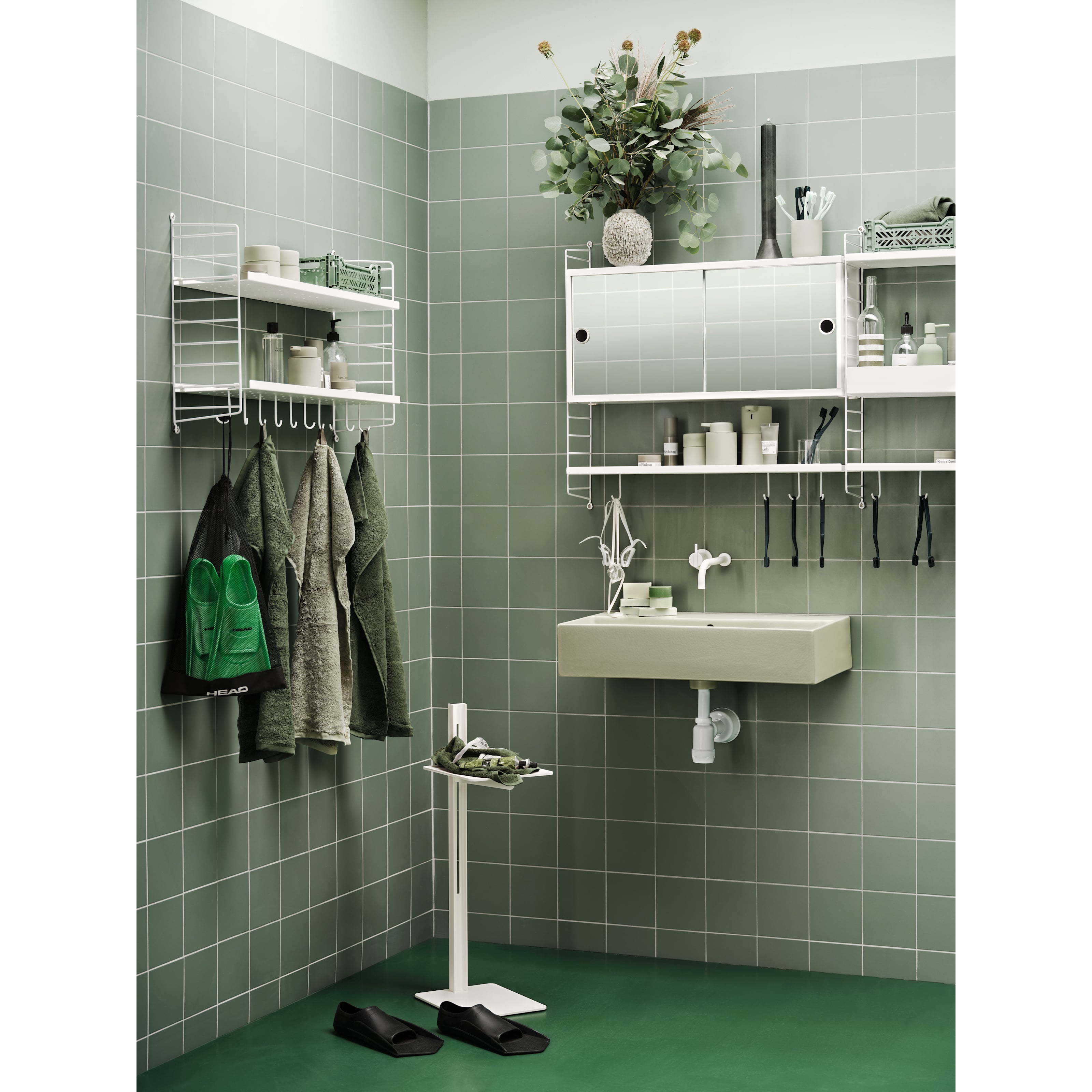 string-system-pocket-museum-bathroom-1.jpg