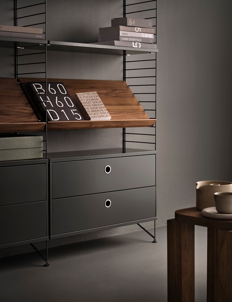 木製マガジンシェルフ | String Furniture