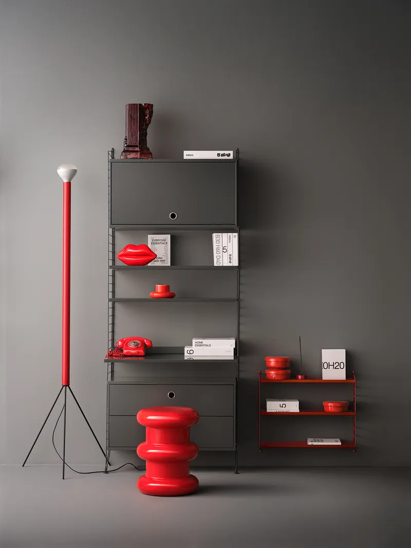 Dunkelgrau macht sich an die Arbeit